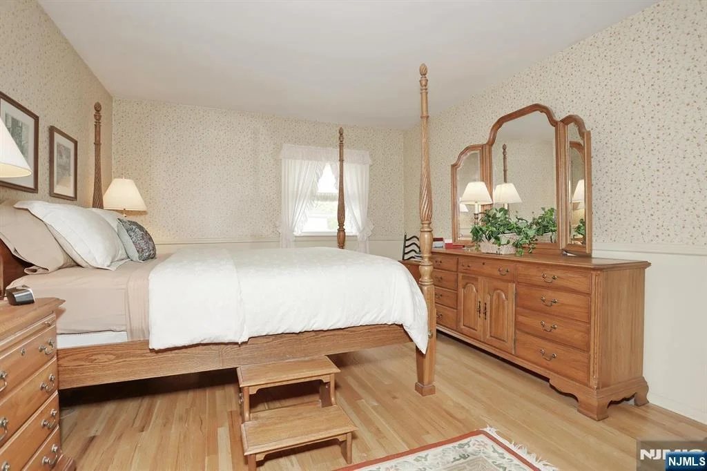 Photo of 222 Merritt