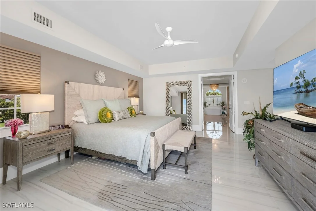 Photo of Unit 306 at 700 La Peninsula Boulevard