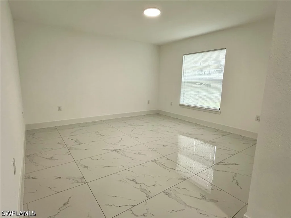 Photo of 915 Edison Avenue