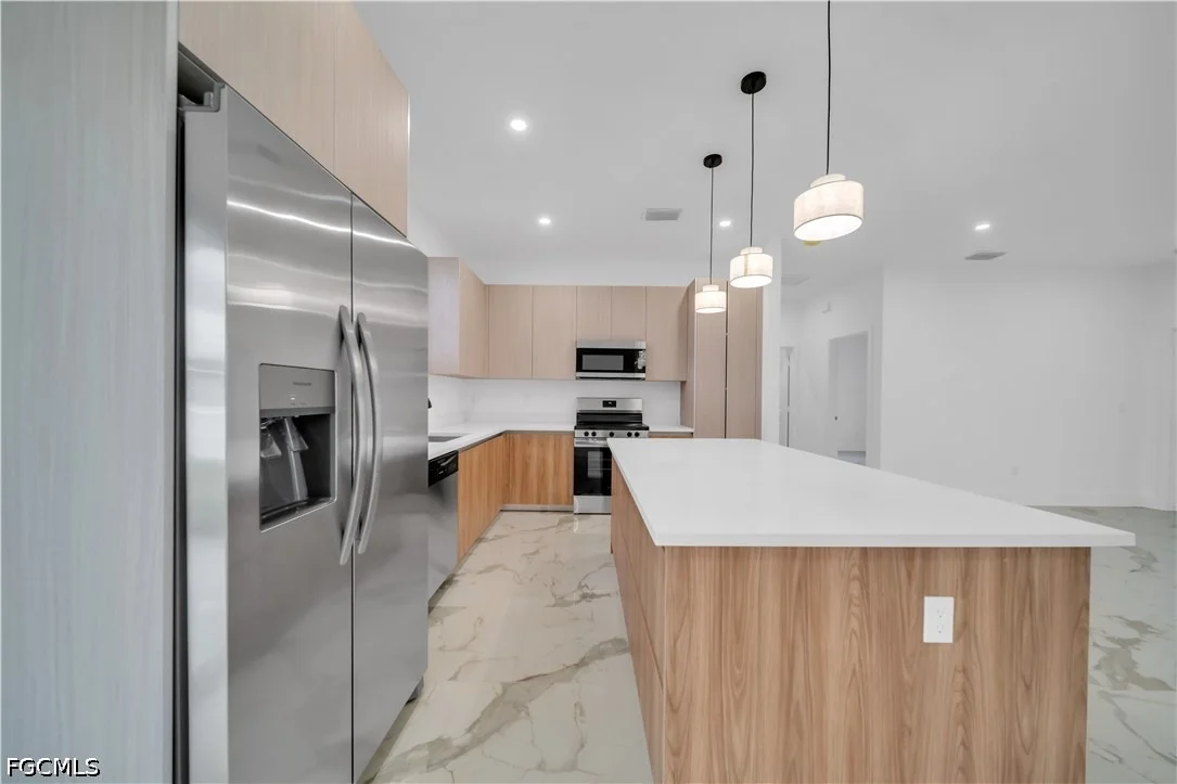 Photo of 435 Petite Avenue