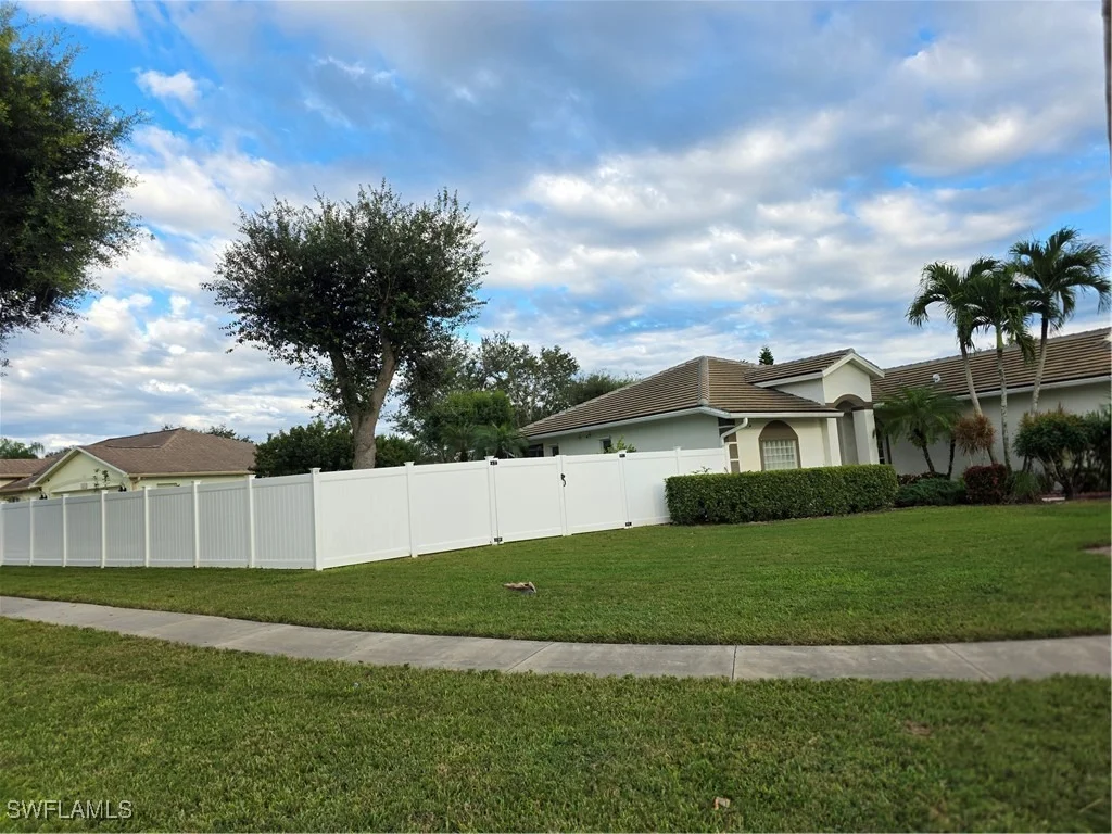 Photo of 857 Summerfield Drive