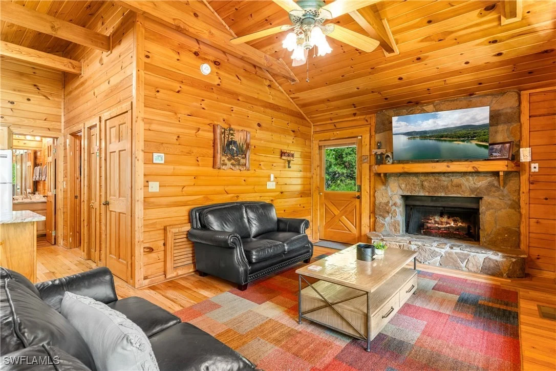 Photo of 4062 Chamberlain Lane