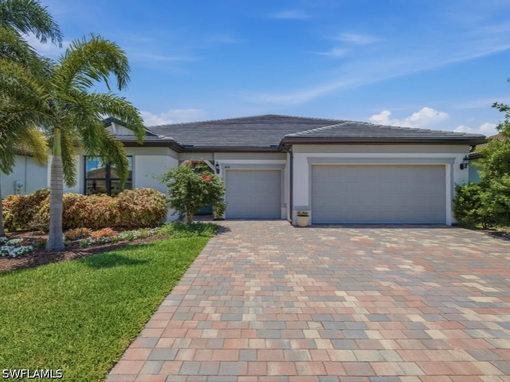 Photo of 4010 E Hampton Circle