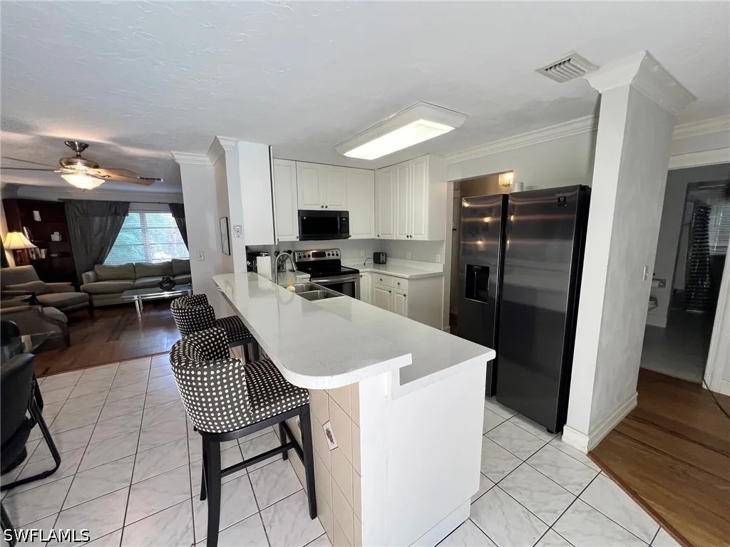 Photo of 690 95th Avenue N