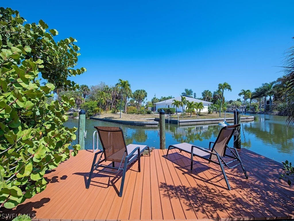 Photo of 3165 Lakeview Drive