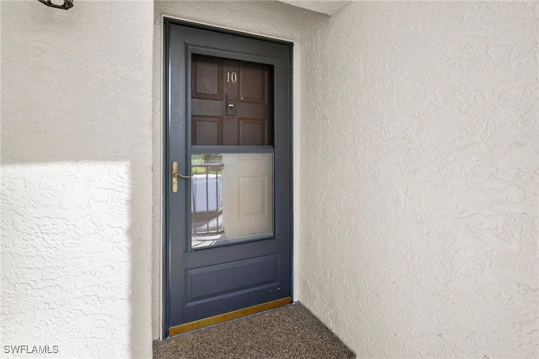 Photo of Unit 10 at 601 Augusta Boulevard