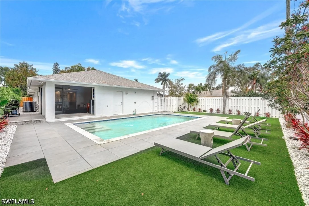 Photo of 596 105th Avenue N