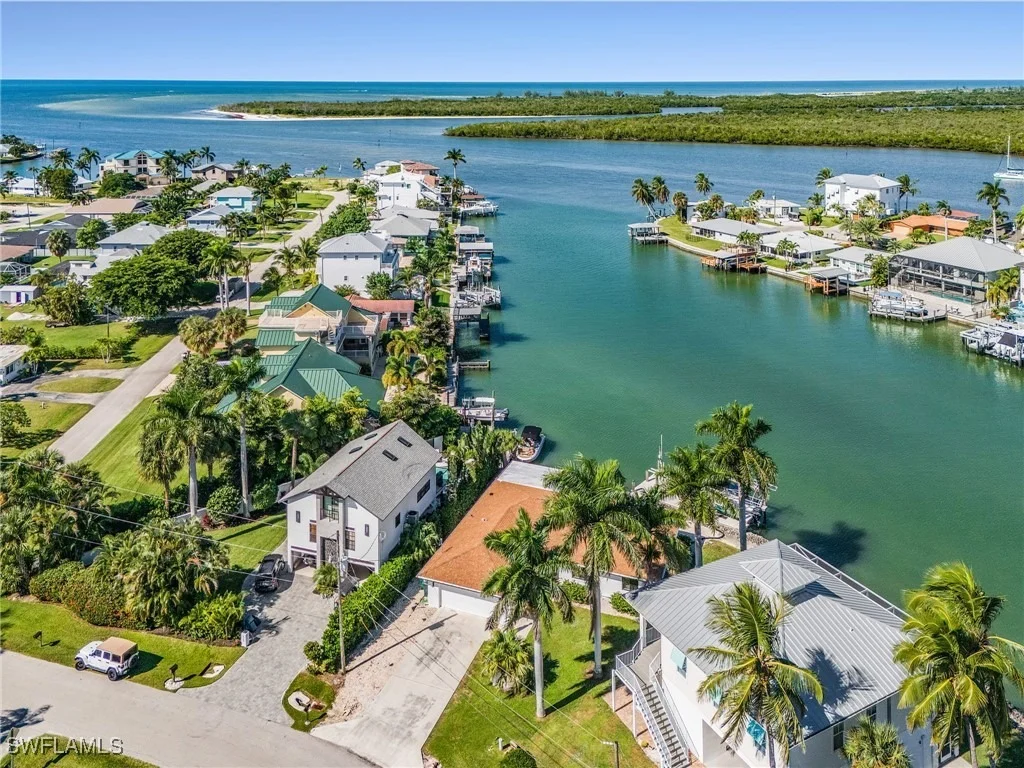 Photo of 121 JAMAICA Drive