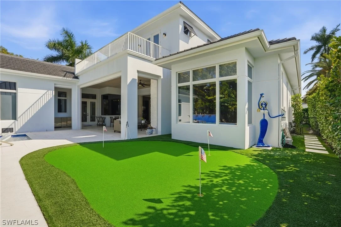 Photo of 725 Harbour Drive