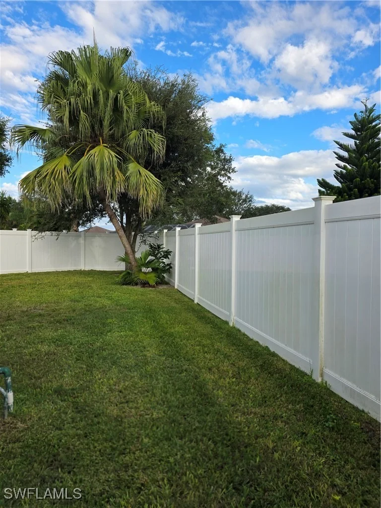 Photo of 857 Summerfield Drive