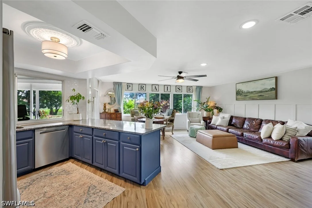 Photo of 391 Torrey Pines Point