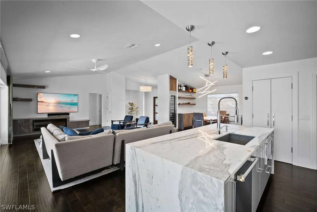 Photo of 266 Egret Avenue