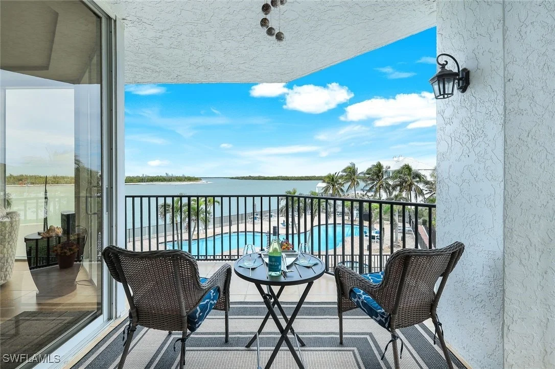 Photo of Unit 206 at 700 La Peninsula Boulevard