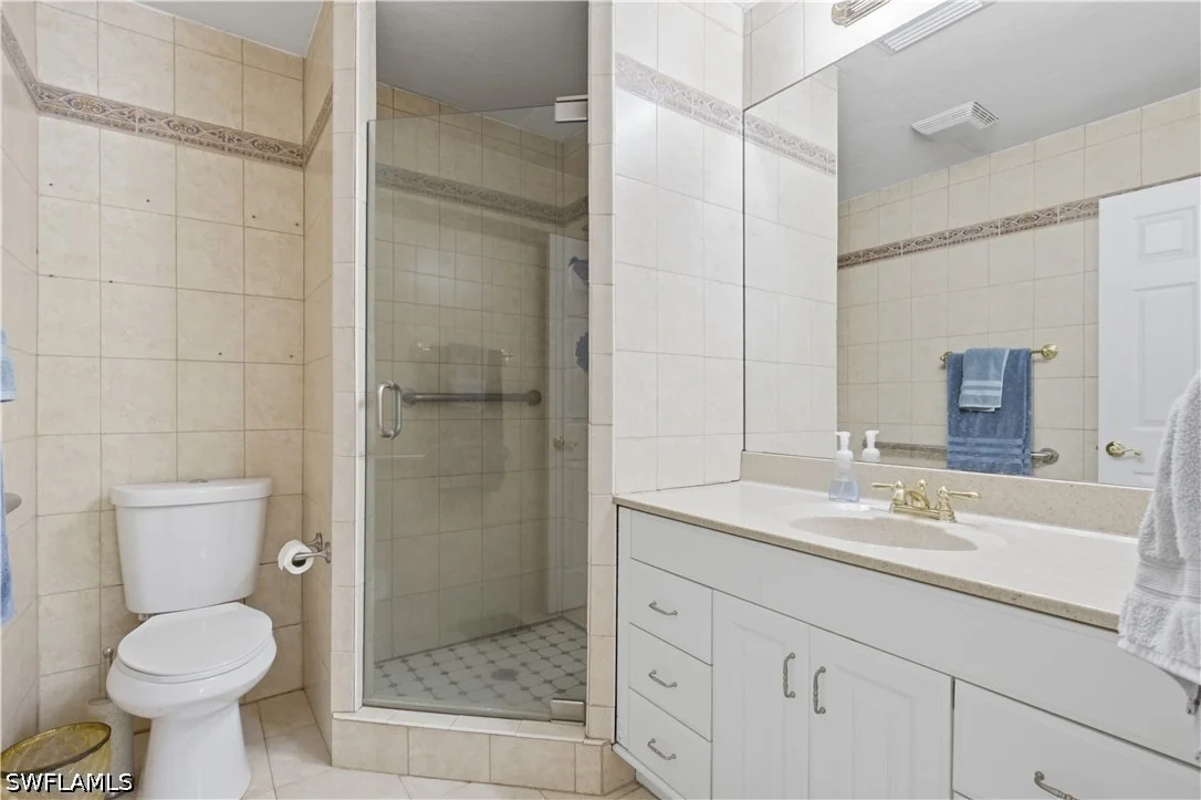 Photo of 150 Logan Boulevard N
