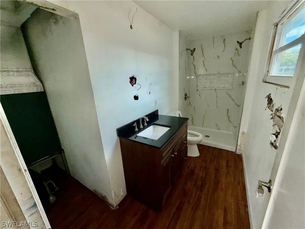 Photo of 2632 Weeks Avenue