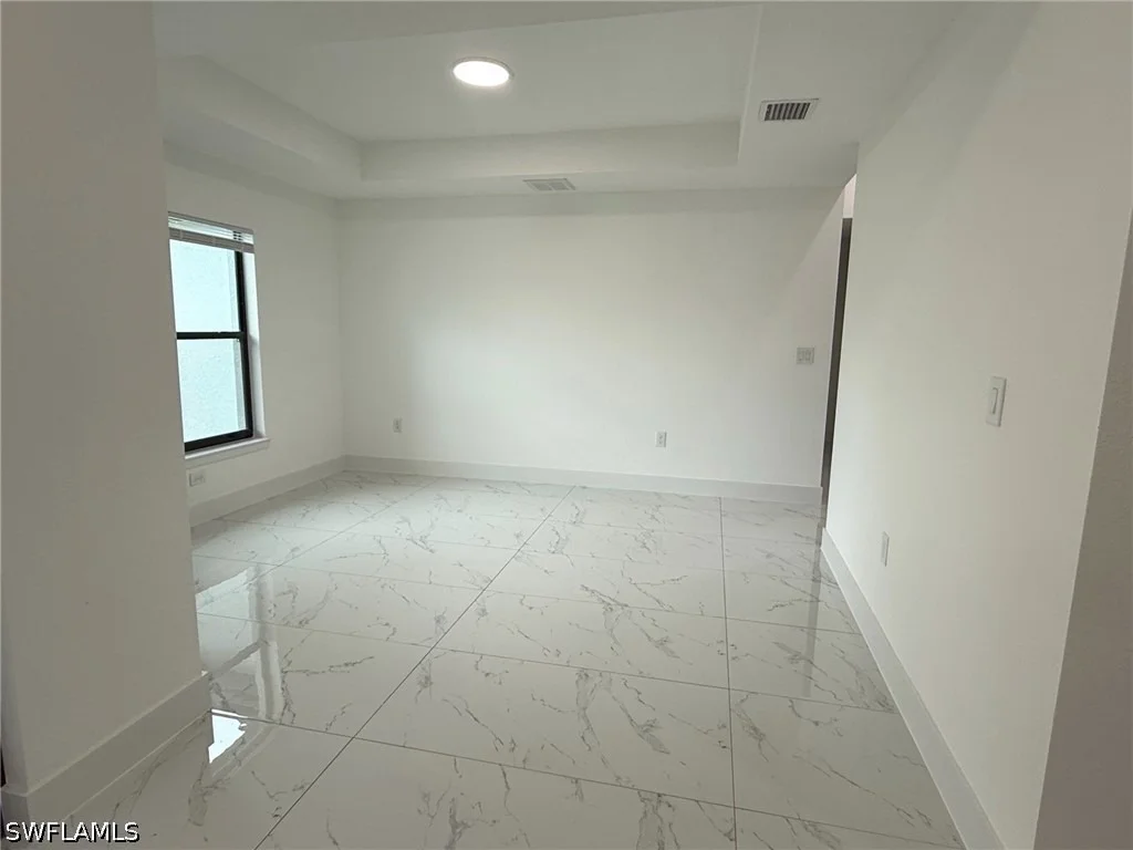 Photo of 915 Edison Avenue