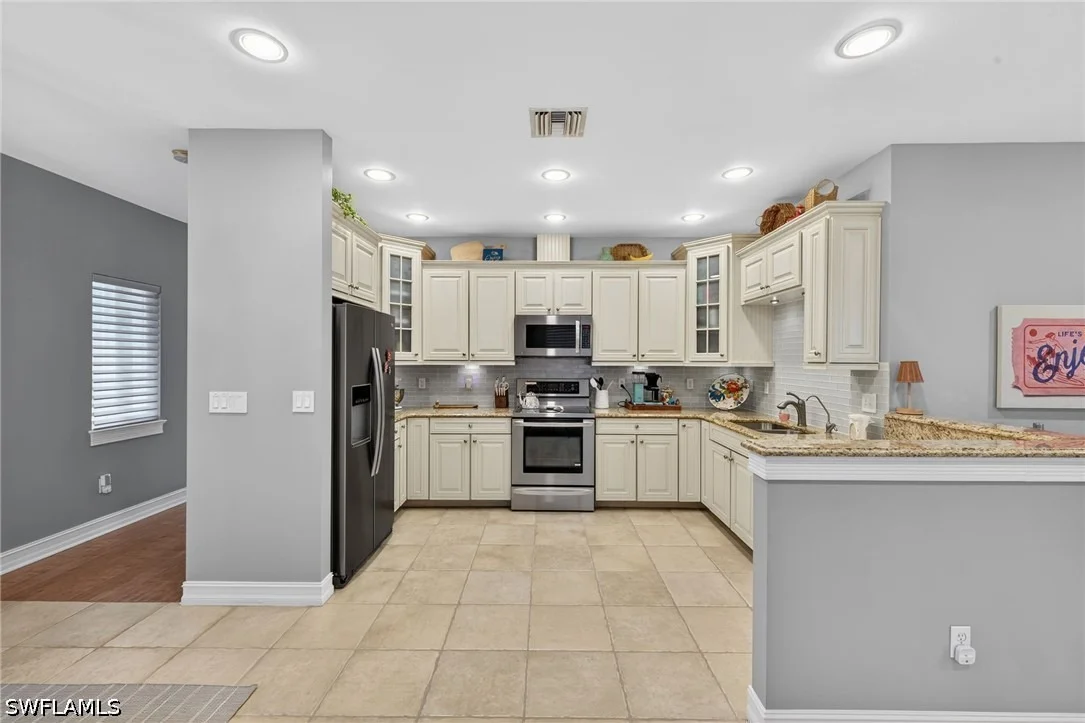 Photo of 740 5th Avenue N