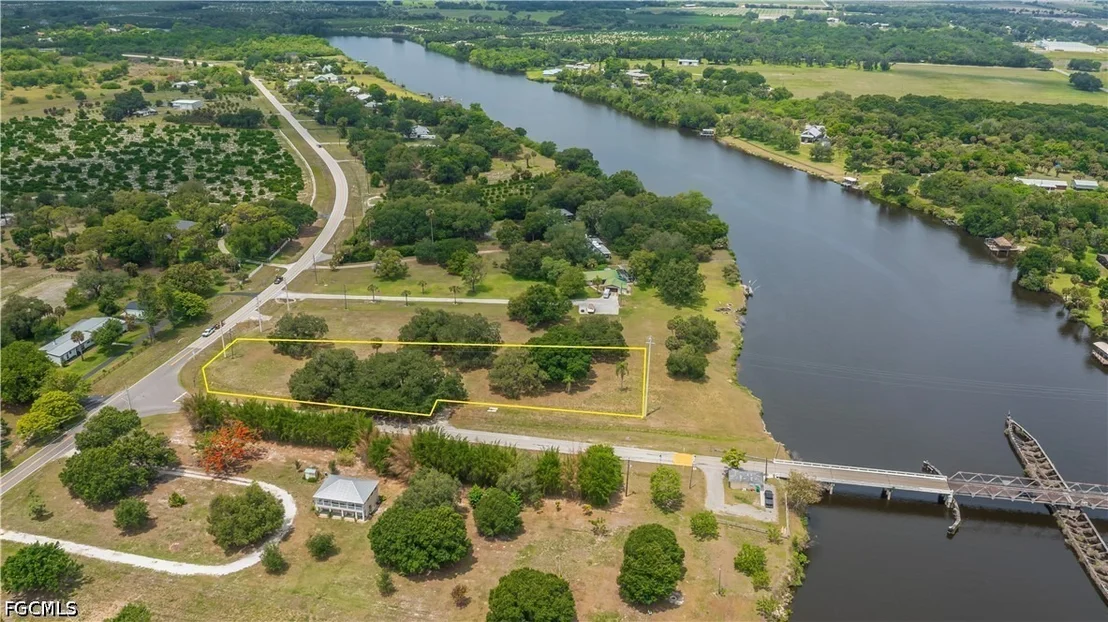 Photo of 75 Ft Denaud Bridge Way
