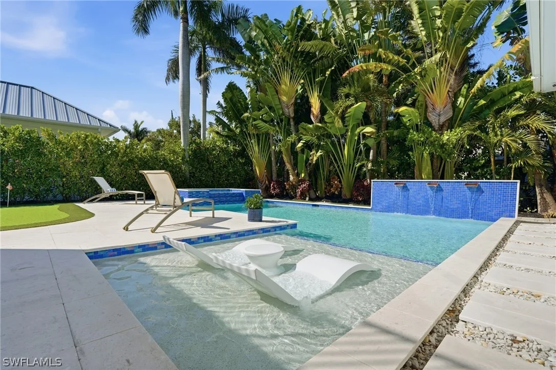 Photo of 725 Harbour Drive