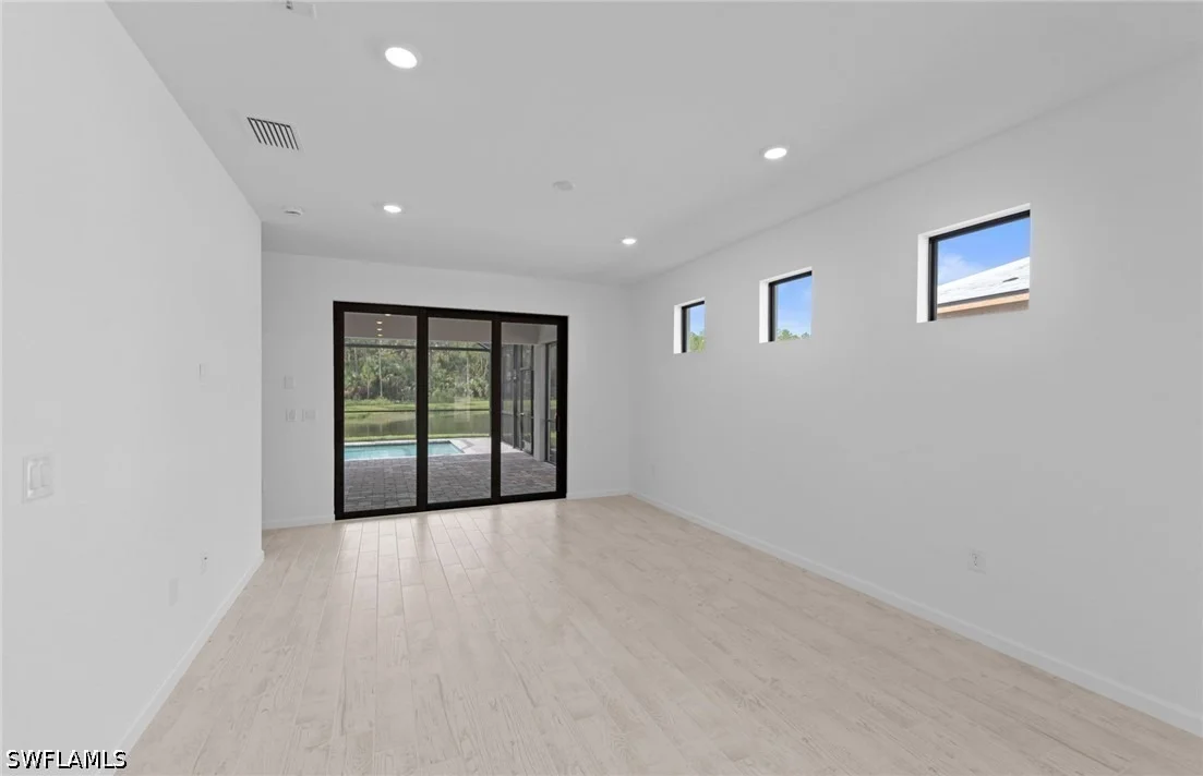 Photo of 2121 Seville Lane