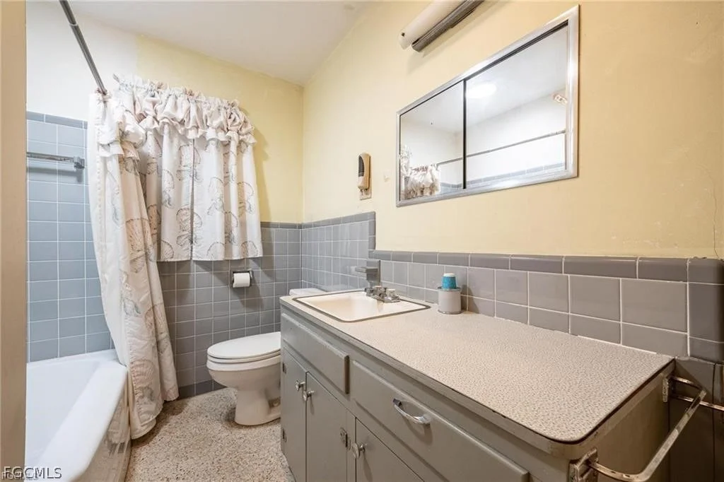 Photo of 2030 Fort Denaud Road