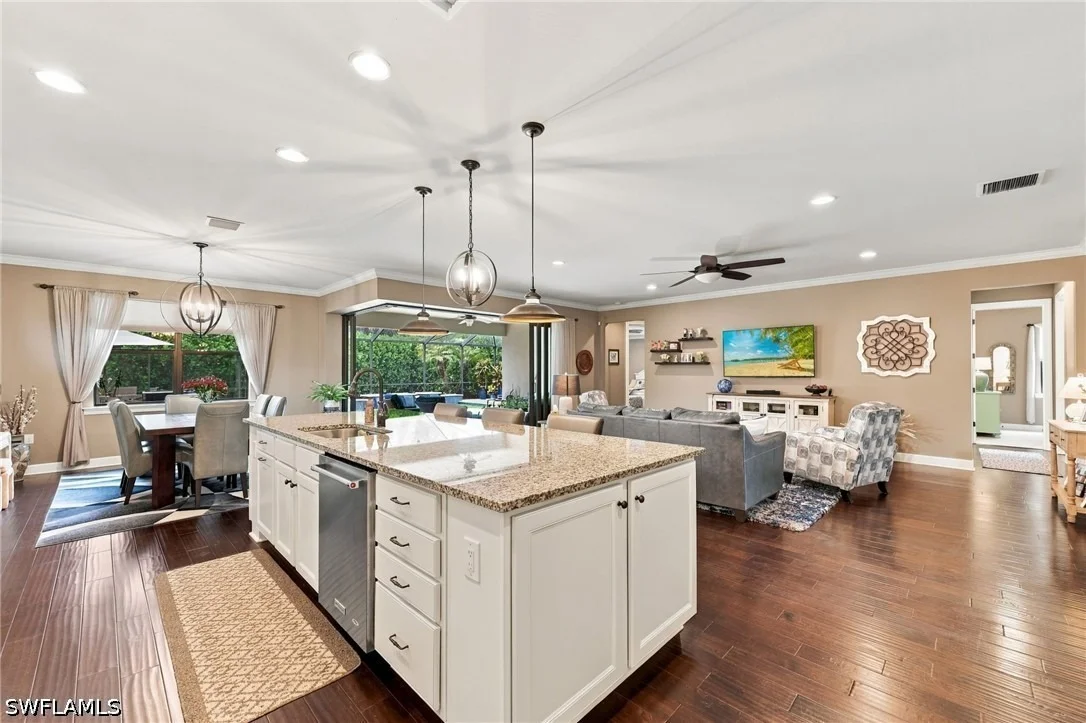Photo of 7230 Live Oak Drive