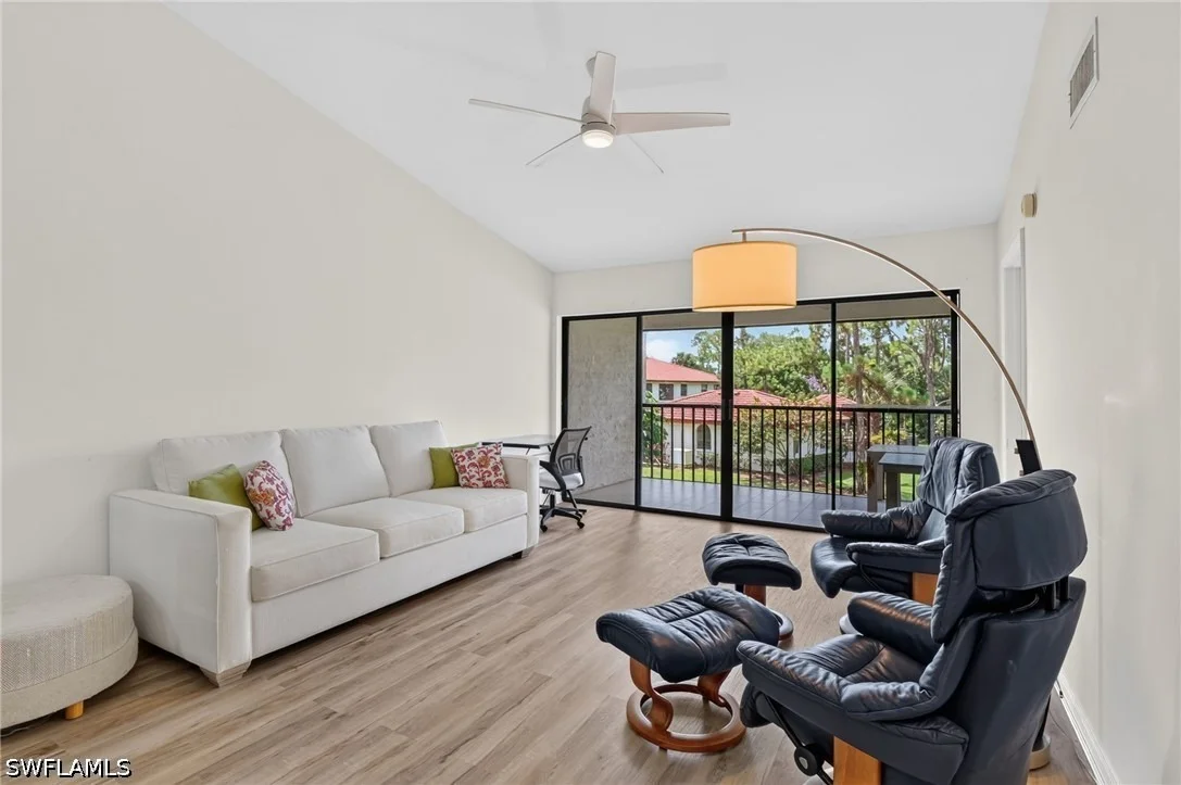 Photo of Unit 7 at 909 Augusta Boulevard