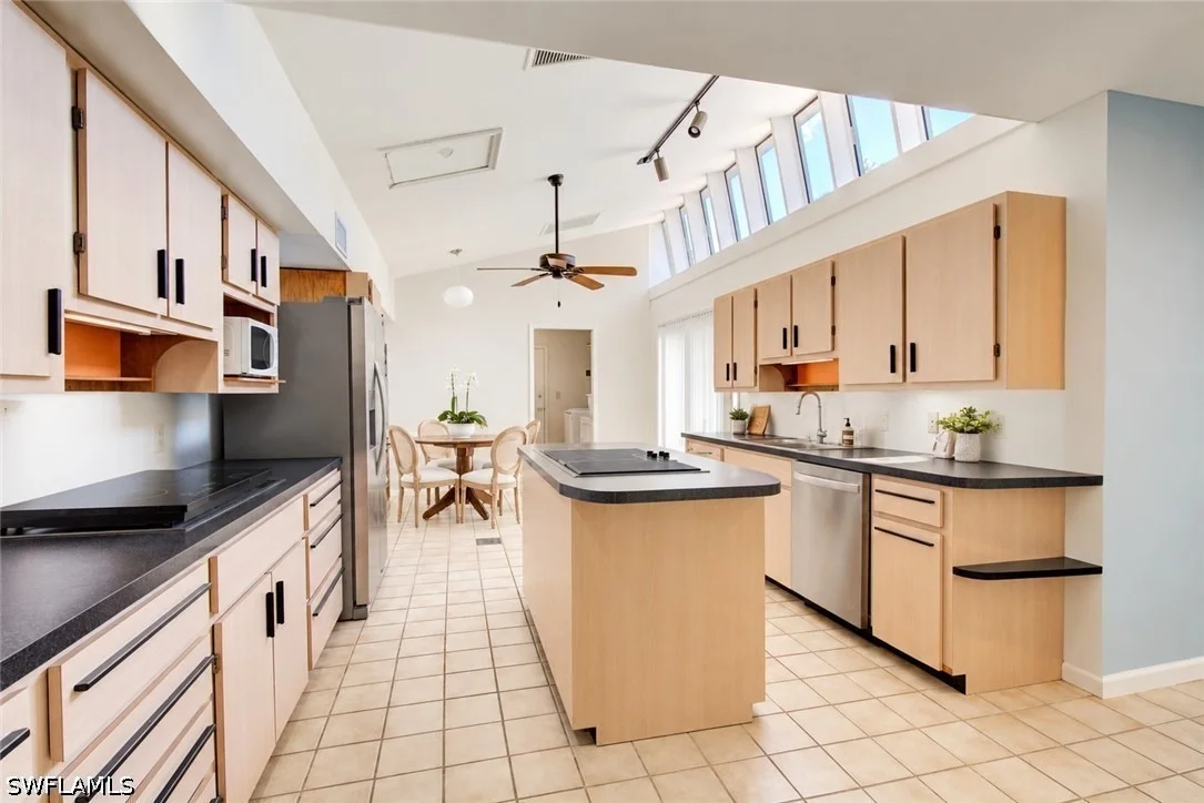 Photo of 11 Capri Boulevard