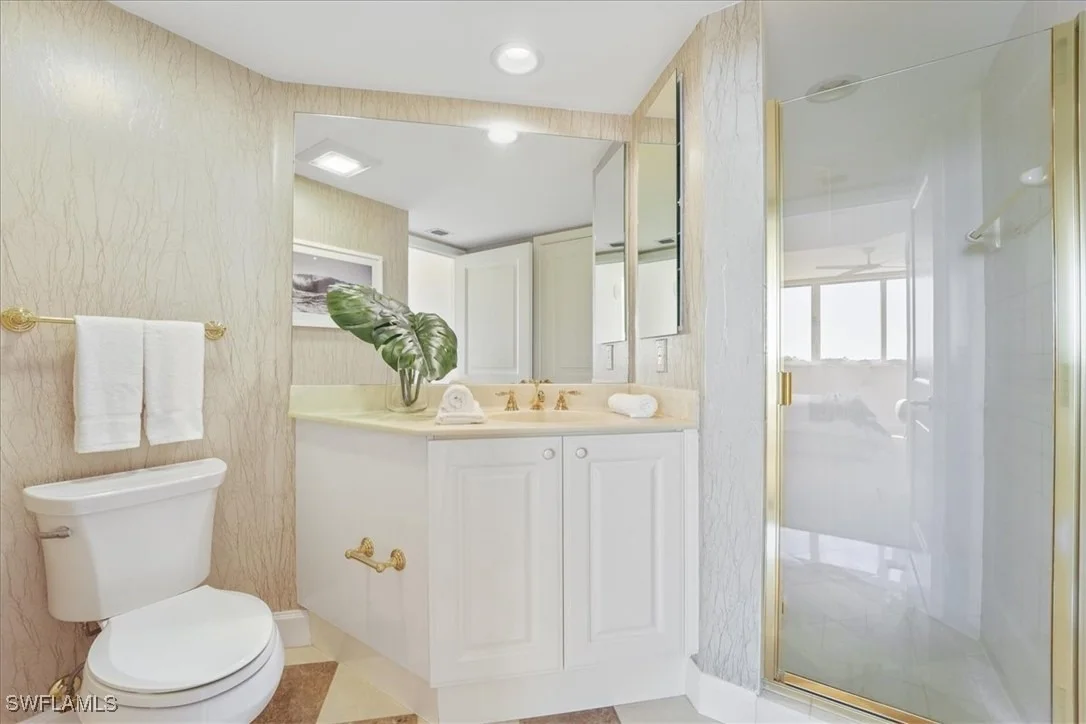 Photo of Unit 601 at 6597 Nicholas Boulevard