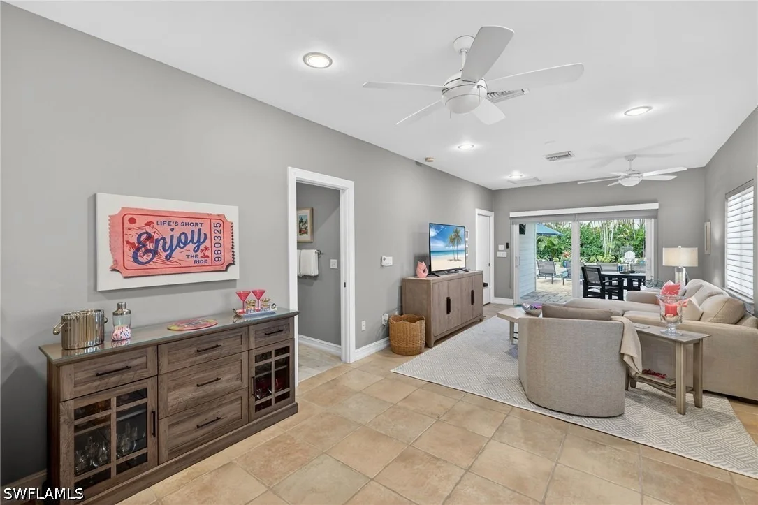 Photo of 740 5th Avenue N