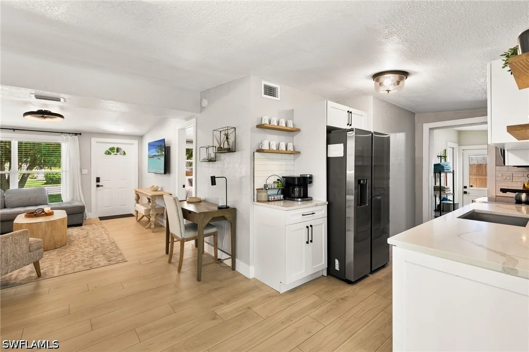 Photo of 2160 Holiday Lane
