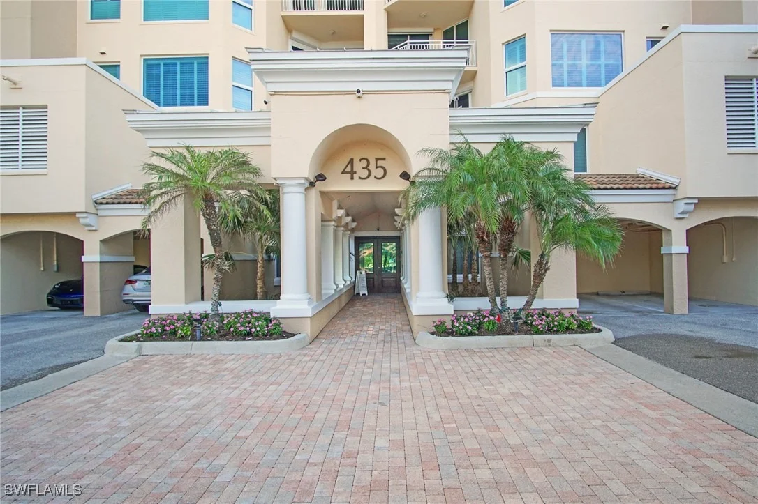 Photo of Unit B803 at 435 Dockside Drive