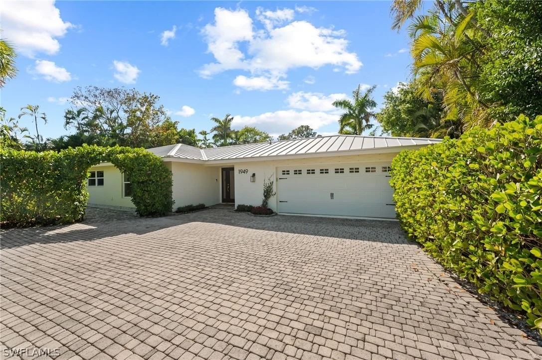 Photo of 1949 ALAMANDA Drive
