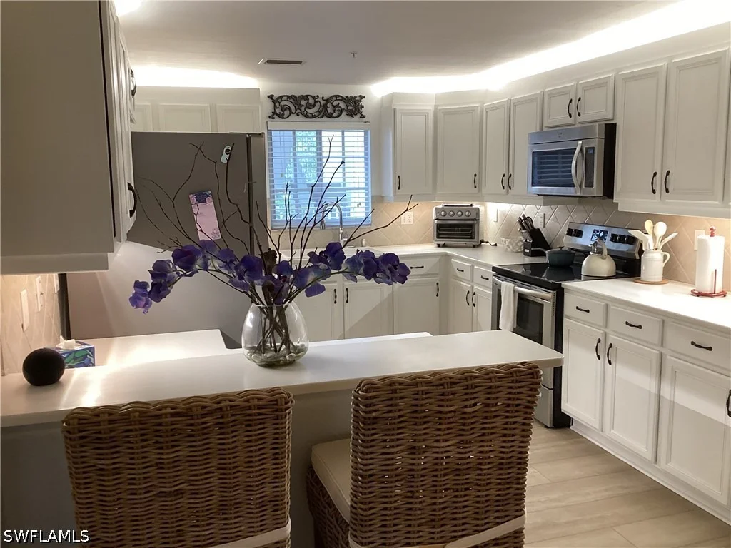 Photo of Unit 202 at 782 Eagle Creek Drive