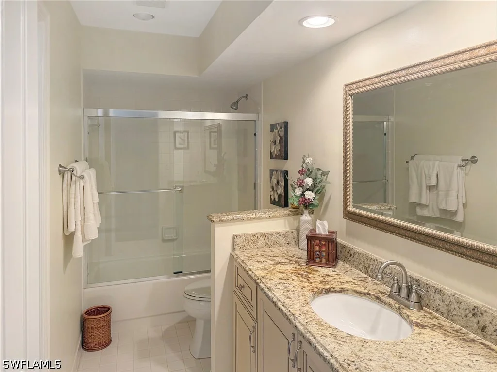 Photo of Unit 303 at 776 Eagle Creek Drive