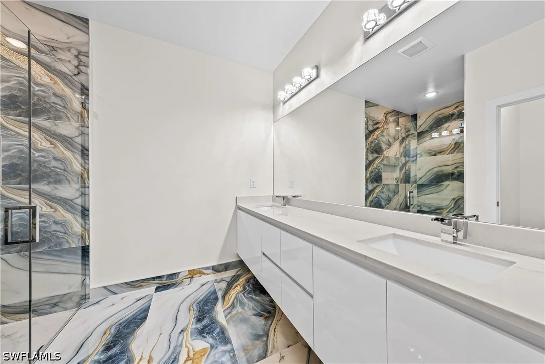 Photo of 4335 Wilson Boulevard N