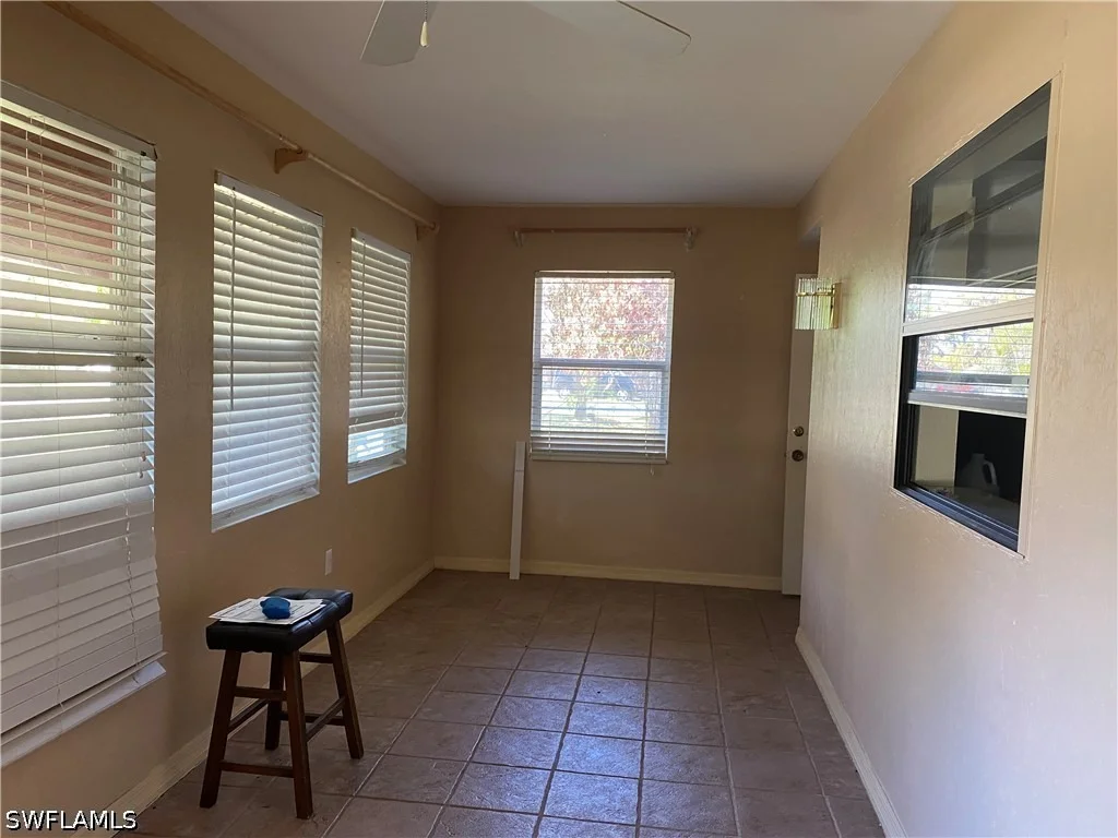 Photo of 4014 N Edgewater Circle