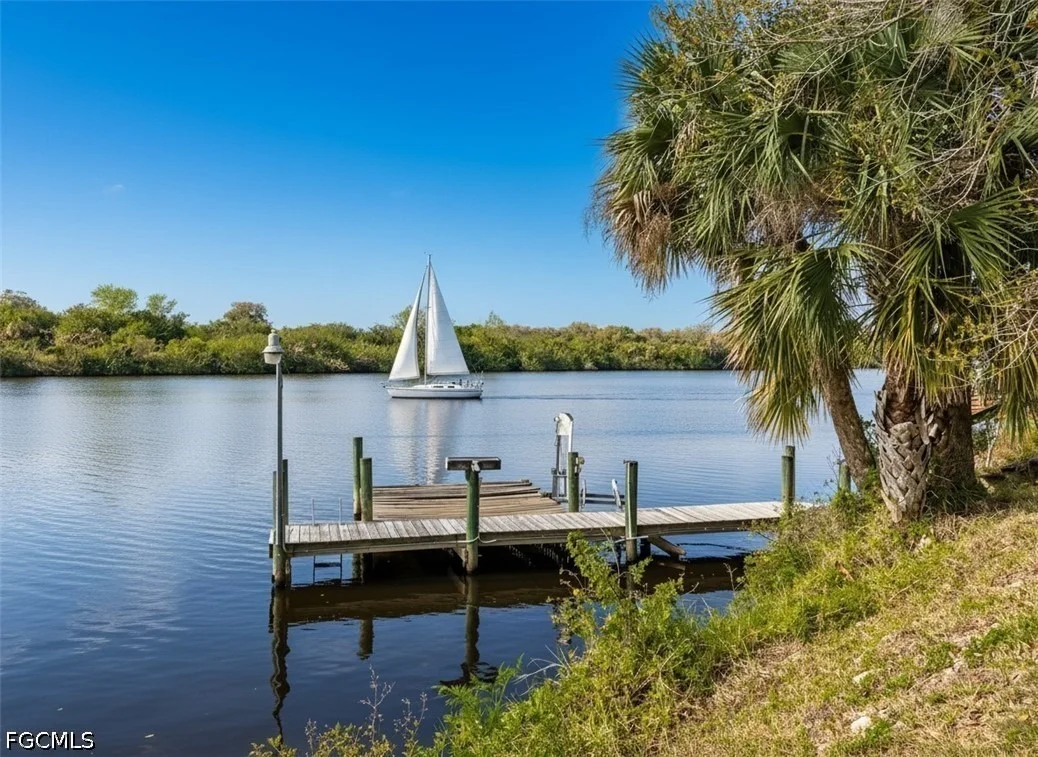 Photo of 1261 Riverbend Drive