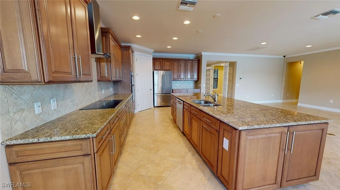 Photo of 6252 Victory Drive