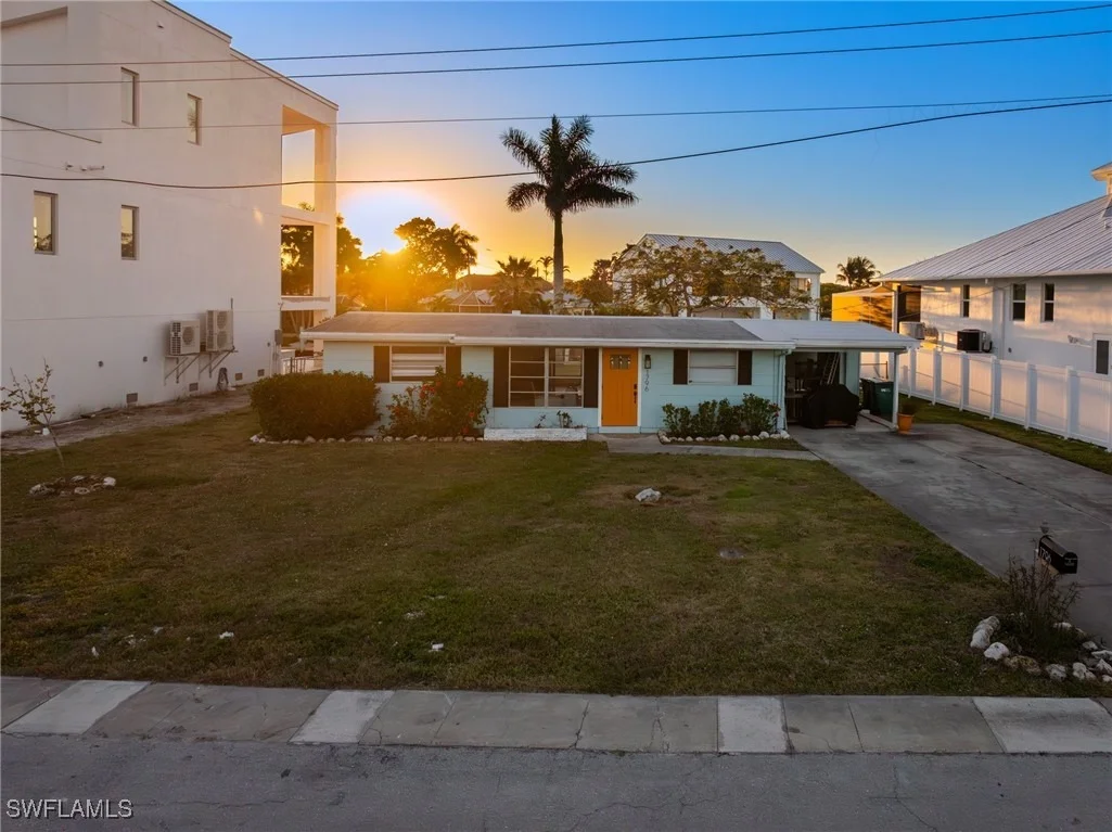 Photo of 1796 Holiday Lane