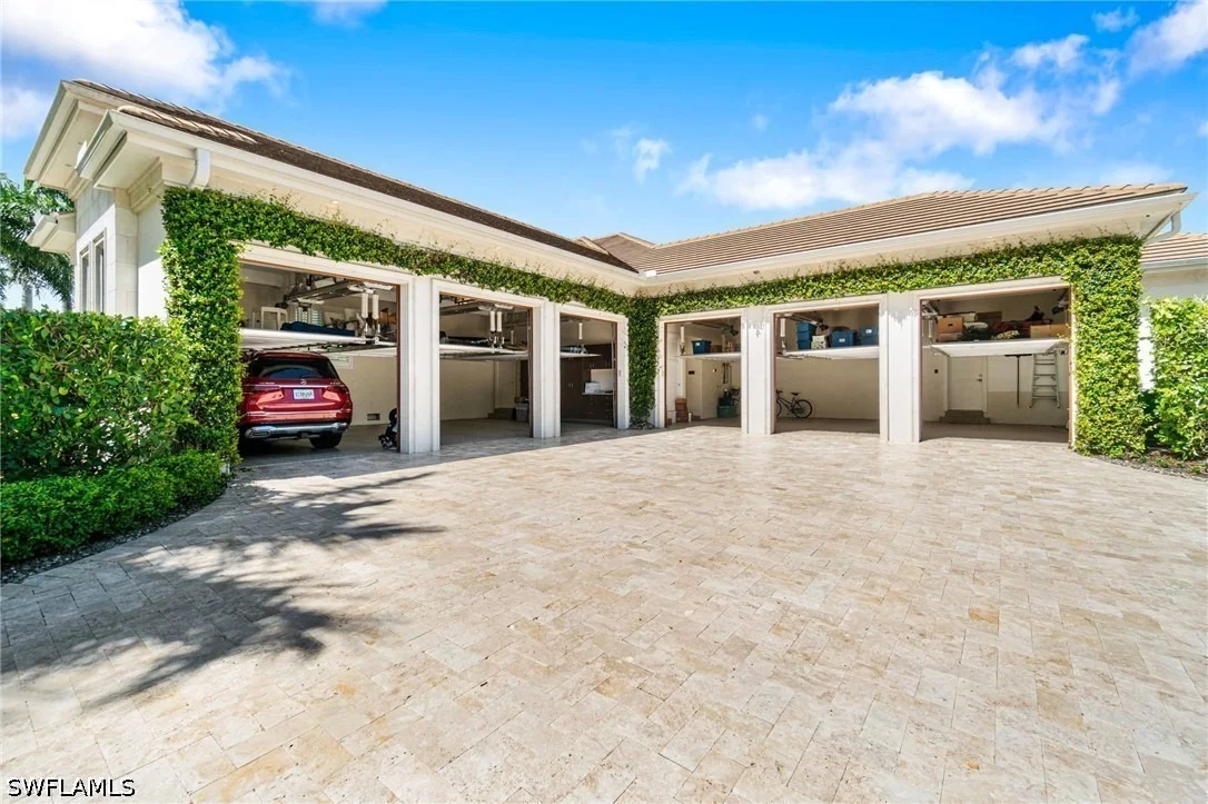 Photo of 385 Colony Drive