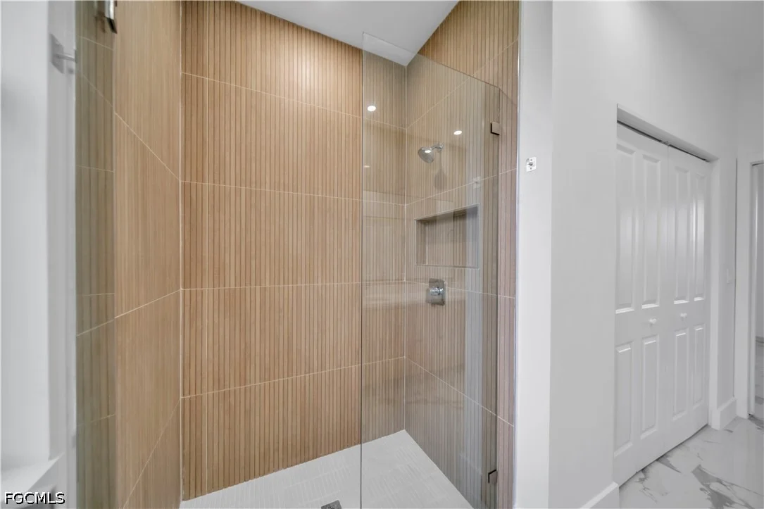 Photo of 435 Petite Avenue