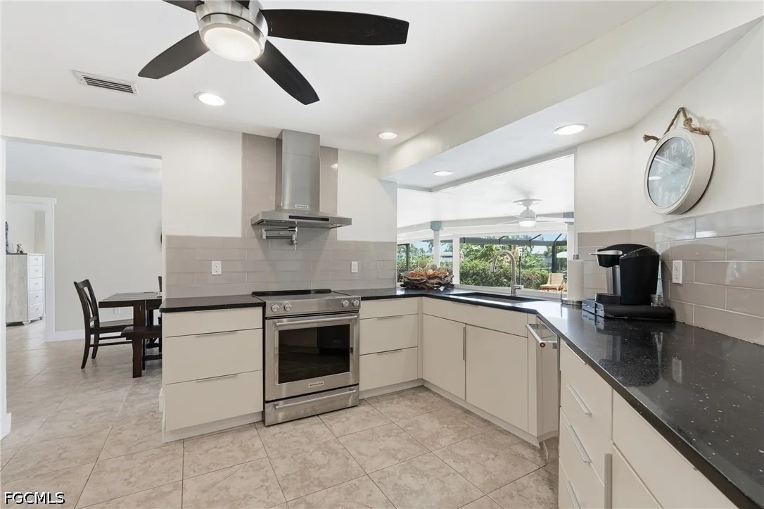 Photo of 418 Avalon Drive