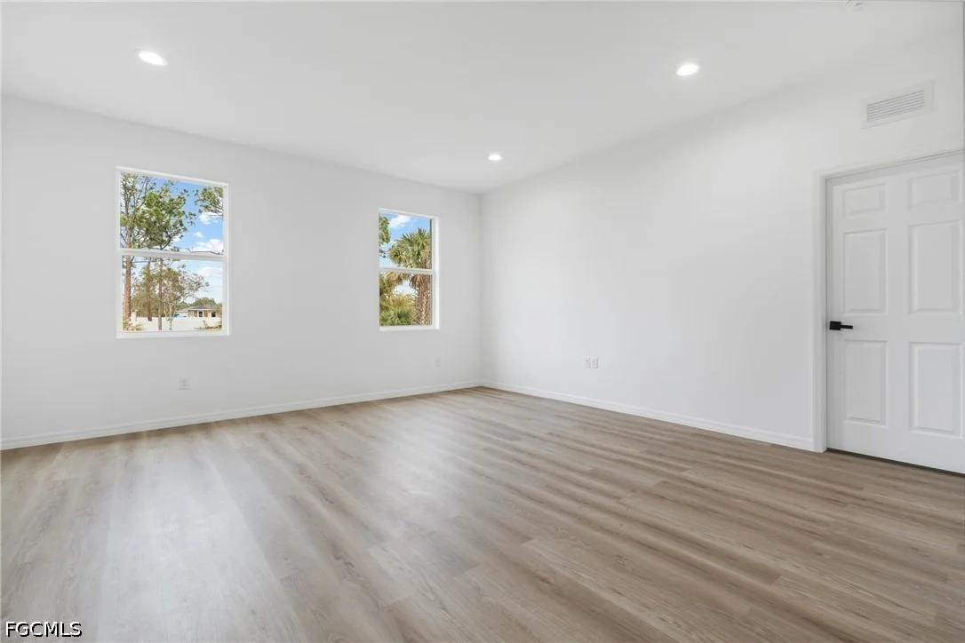 Photo of 566 Woodview Drive