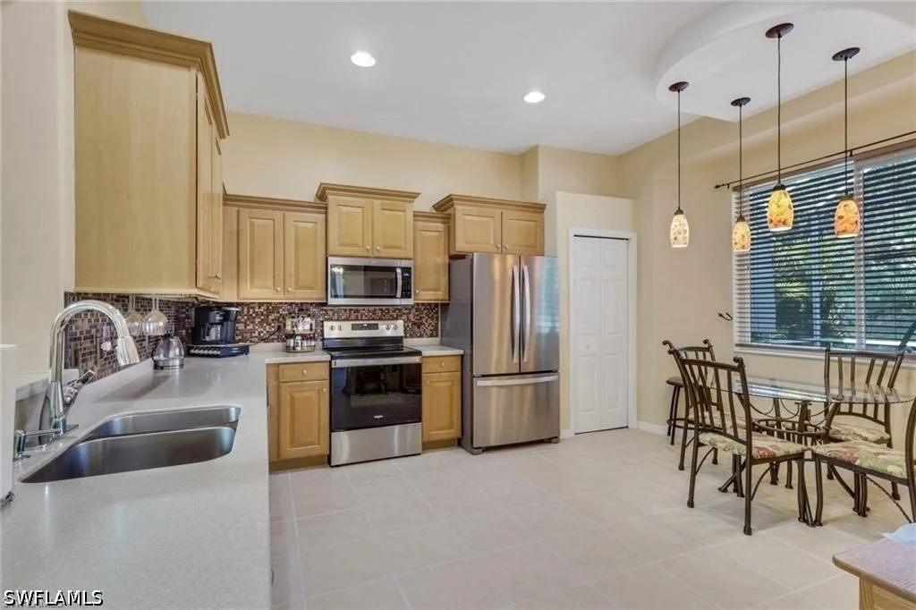 Photo of 12506 IVORY STONE Loop