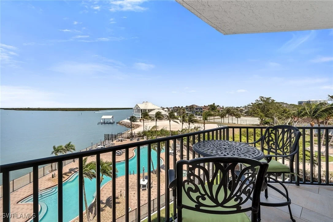 Photo of Unit 306 at 700 La Peninsula Boulevard
