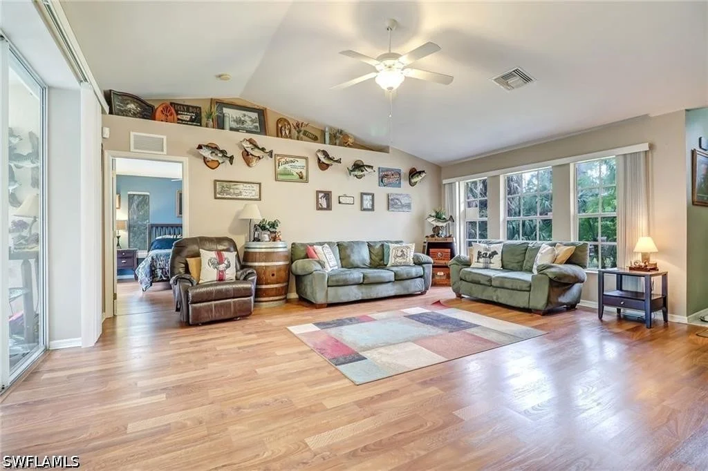 Photo of 4070 10th Avenue SE
