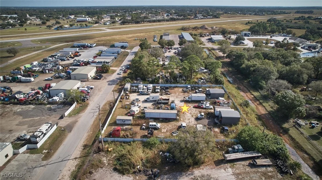 Photo of 319 N Industrial Loop