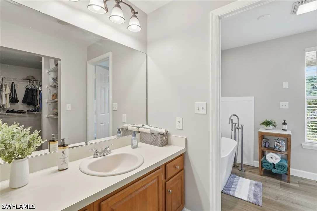 Photo of 17900 Devore Lane