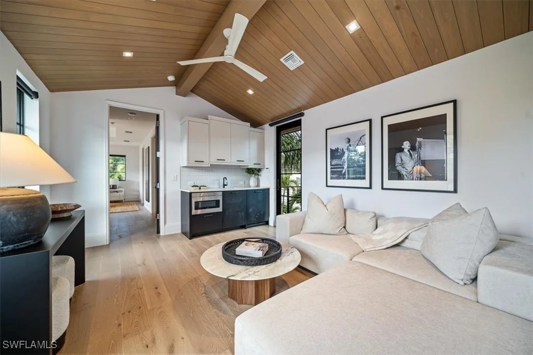 Photo of 349 2nd Avenue N